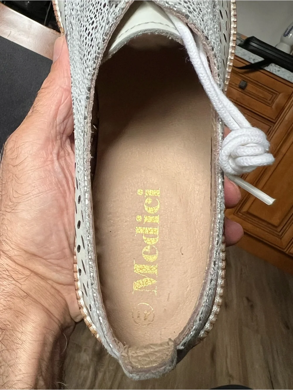 Medici Women's White Leather Perforated Derby W silver accent size 41(US10-10.5)